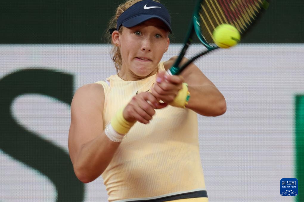 以其强劲的 以其强劲的